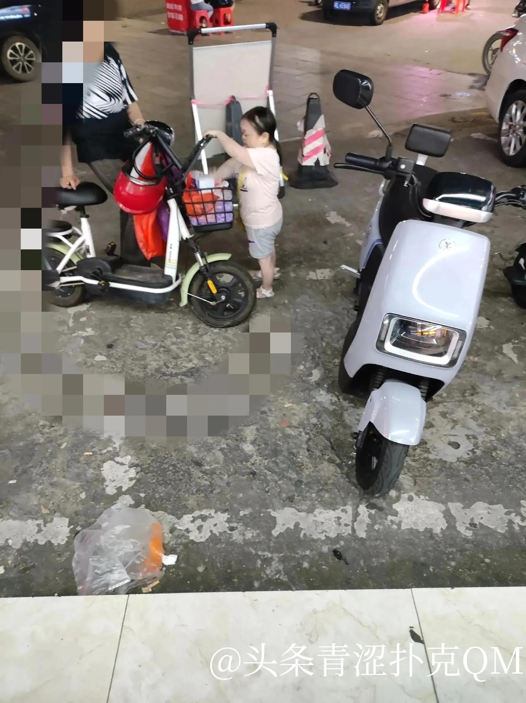 袖珍人的故事有哪些,袖珍人的故事大全