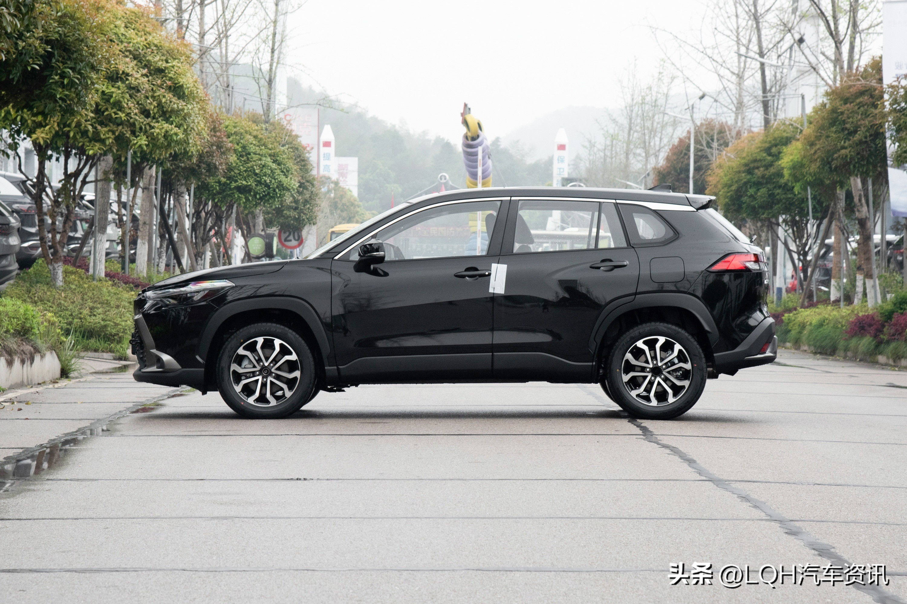 如果花十万块钱买个车你觉得贵吗,本田xvt和丰田锋兰达哪个好