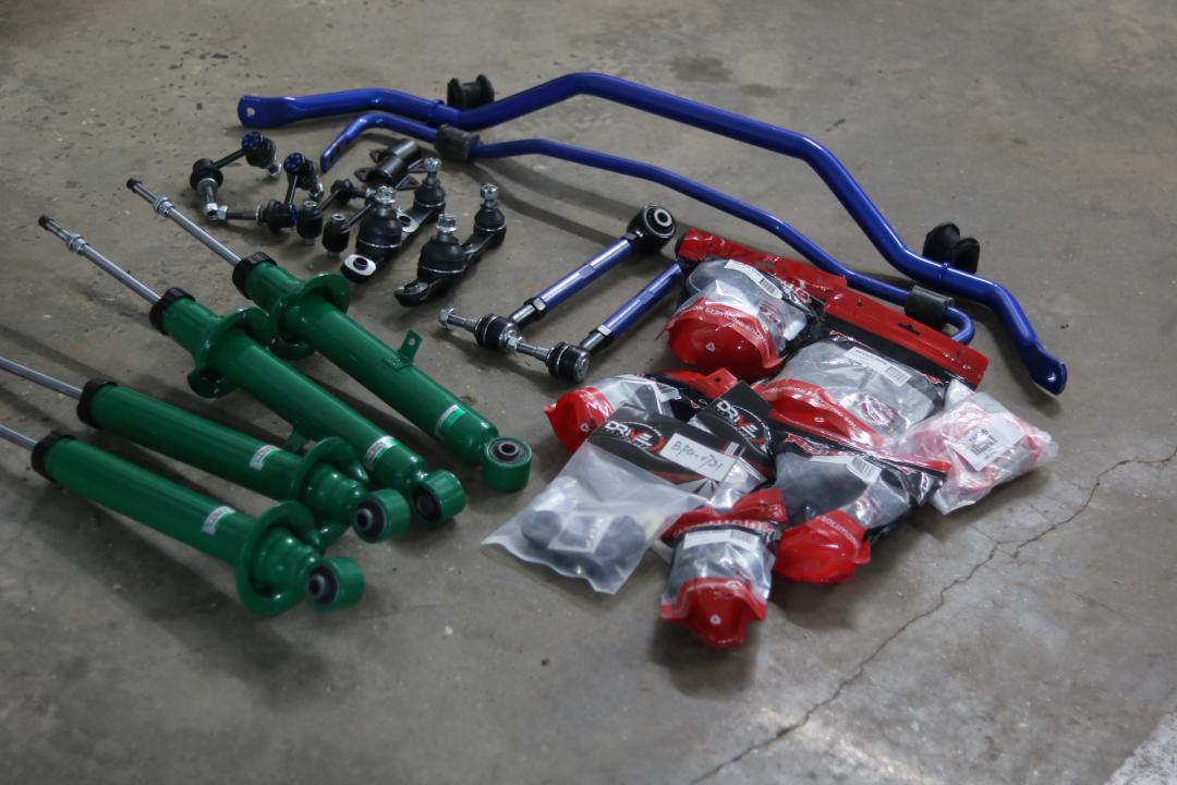 皇冠3.0经典老车翻新复活视频,13代皇冠全车翻新泉州地区