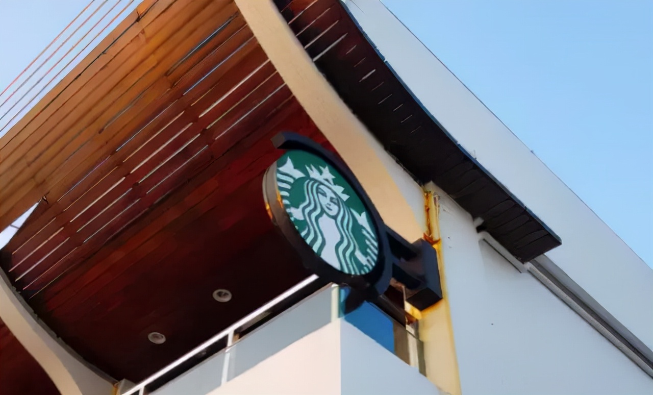 星巴克的全职员工待遇,星巴克全职员工的工资是多少