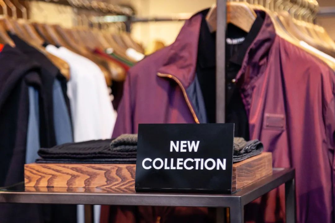 商场衣服为什么这么贵,商场买衣服贵吗