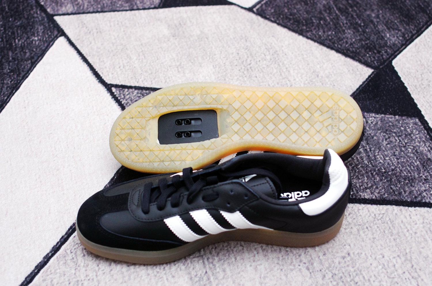 阿迪达斯擦鞋神器,阿迪单车鞋