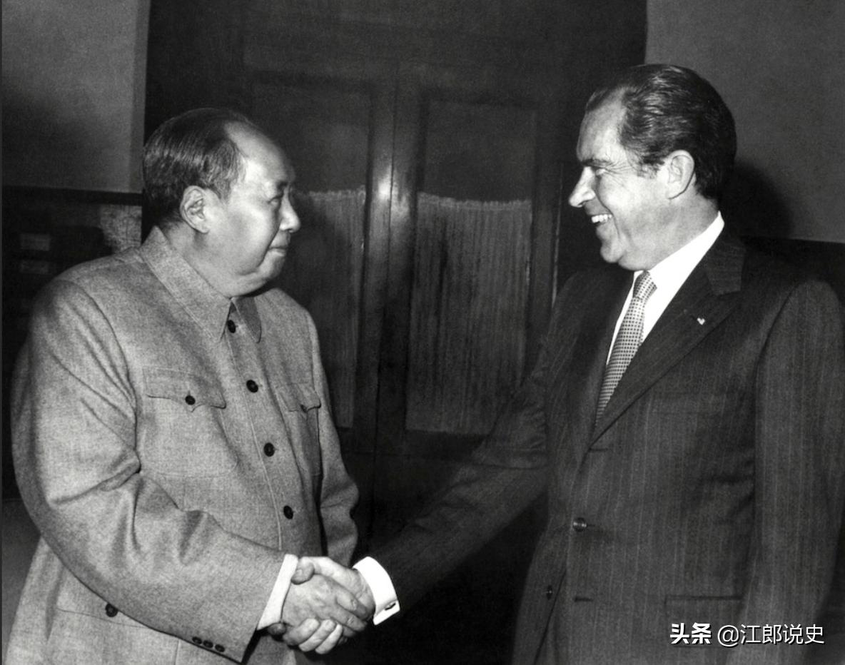 毛主席送尼克松礼物，美国不懂其意，周总理打趣说是“半壁江山”