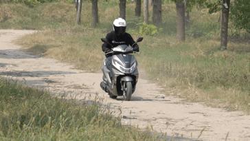 本田ncr125和铃木uy125实测,五羊本田摩托车踏板ncr125价格