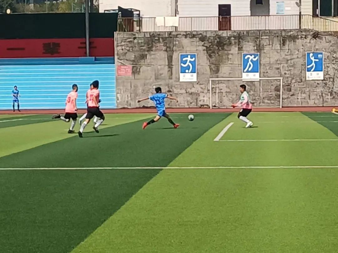 眉山市齐通中学足球比赛,洪雅2024年中小学生田径运动会