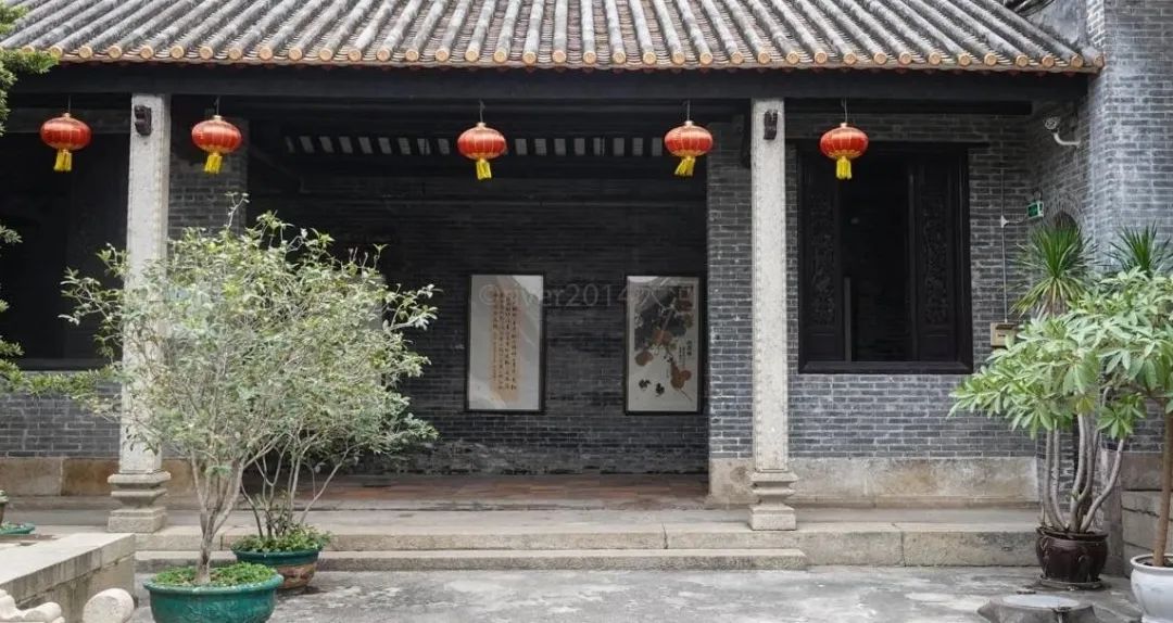 作家远天卢养成《淡淡的春熏染了天空》（外二首）主播邹坚、路芳