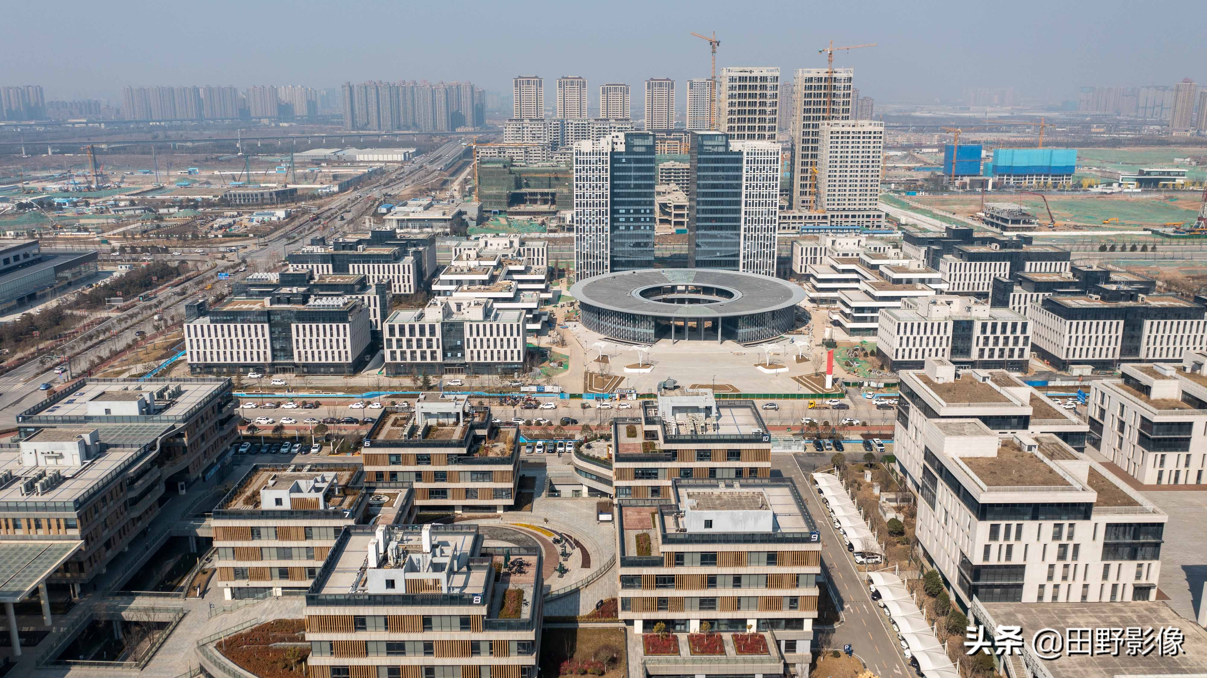 沣东科统区夜景航拍,西安沣东自贸园板块后期发展如何