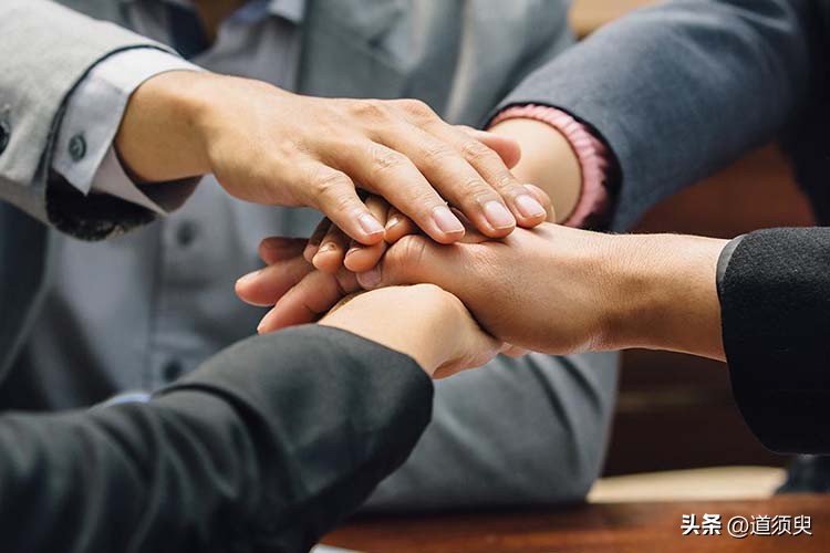 800万买10平米小店卖冰箱贴！有些小生意的门槛比你想象中要高！