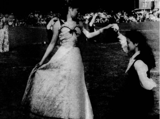 宋美龄死后孔令仪还活着吗,孔令仪谈宋美龄逝世视频