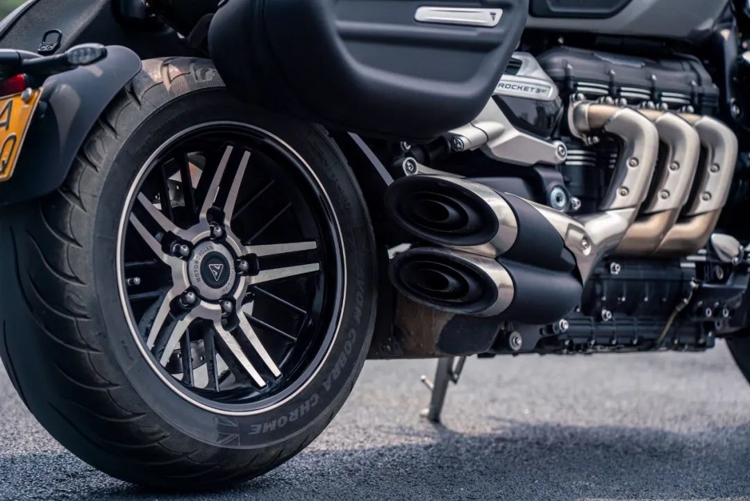 凯旋火箭3优缺点,火箭凯旋3新款试驾