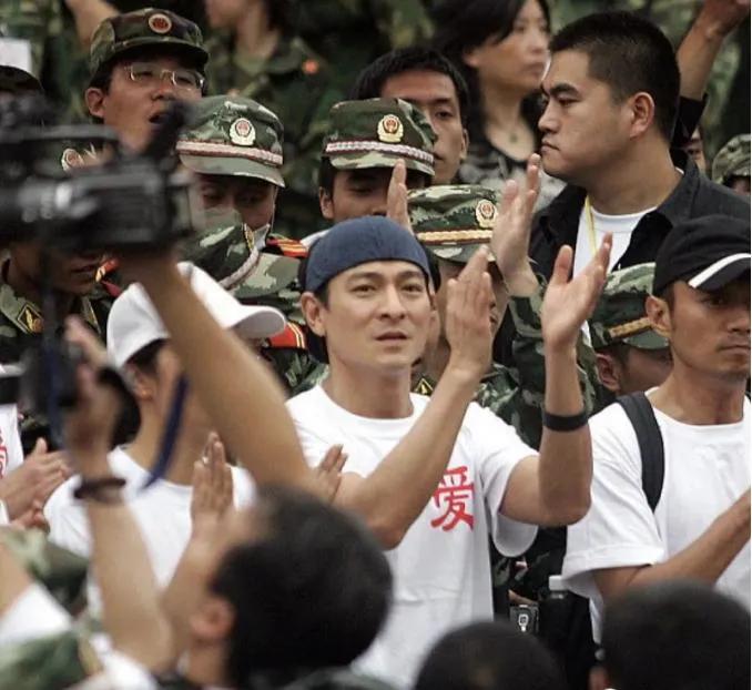 512香港赈灾晚会刘德华承诺,512汶川地震刘德华视频全过程