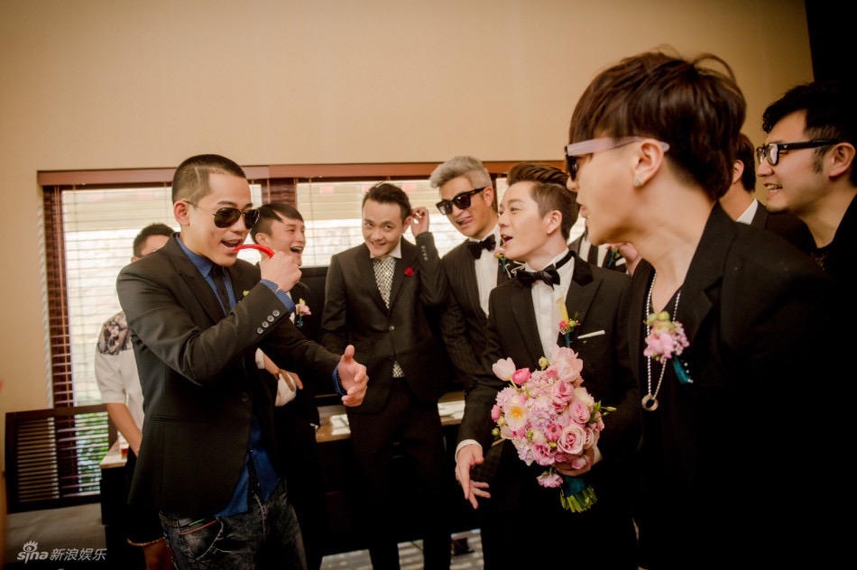 魏晨王铮亮阿穆隆演唱会,王铮亮阿穆隆