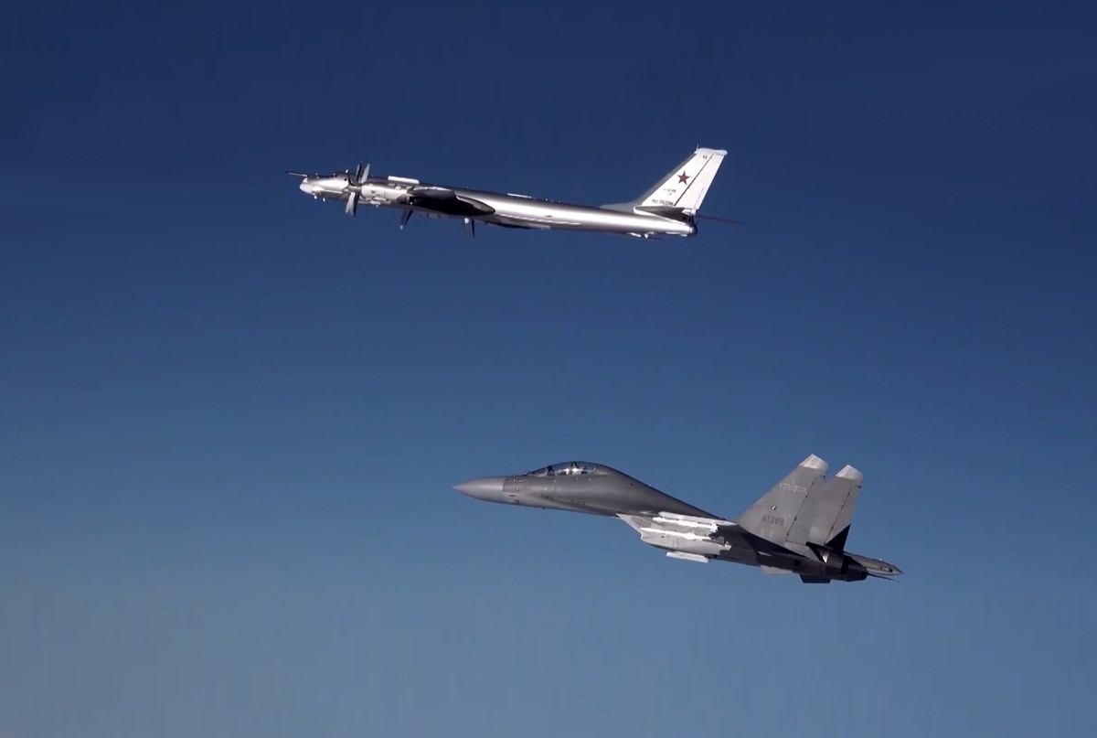 解放军歼16运20细节,中国歼16图片