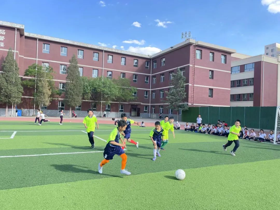 驰骋绿茵球场圆中国足球梦,包头铁路实验小学校长杯足球联赛