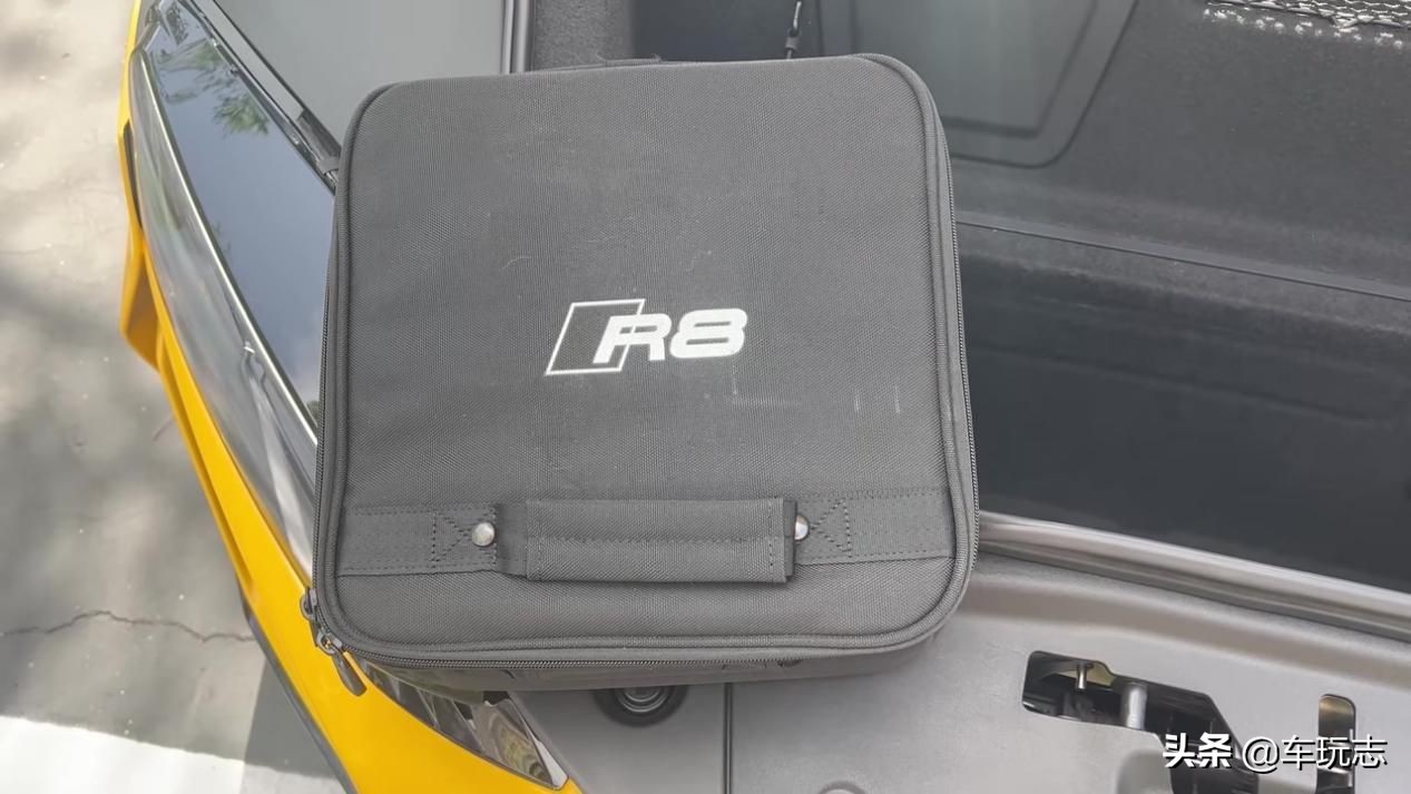 2019奥迪r8跟2020款奥迪r8,5.2v10奥迪r8限量版