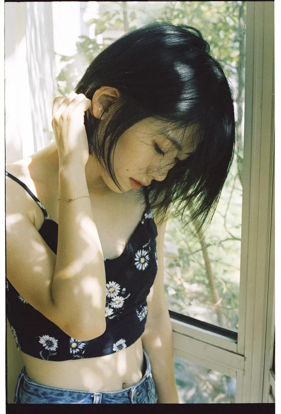 清新女大学生写真,青春活力大学生写真照片