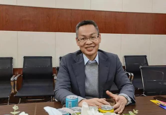 55岁云南茶王突发脑溢血去世，2盒普洱茶饼玩坏广州芳村炒茶人