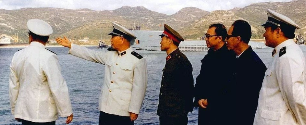 87年肖劲光看电视时大发雷霆，质问*华清刘**：谁说中国不准备建航母