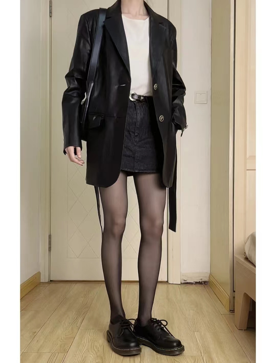 皮衣怎么搭配衣服女秋冬,2020洋气套装皮衣