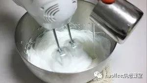 蛋白打发需要加水吗,蛋白打发一定要无油吗