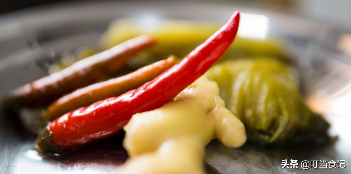 自制“四川泡菜”，酸辣开胃，配上白米粥味道巴适