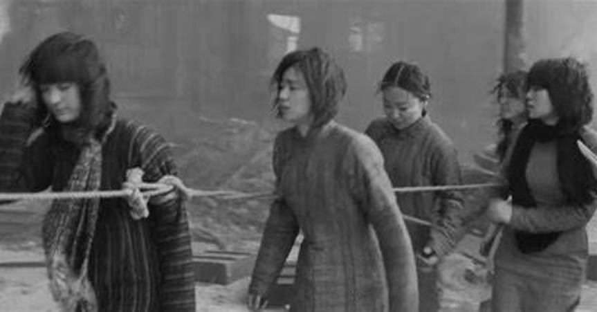 1941年日军侵占香港后的兽行令人发指：奸杀女记者，轮奸女明星