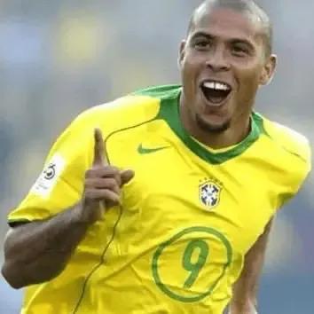 大罗巅峰时期防守强吗,罗纳尔多大罗巅峰在哪个球队