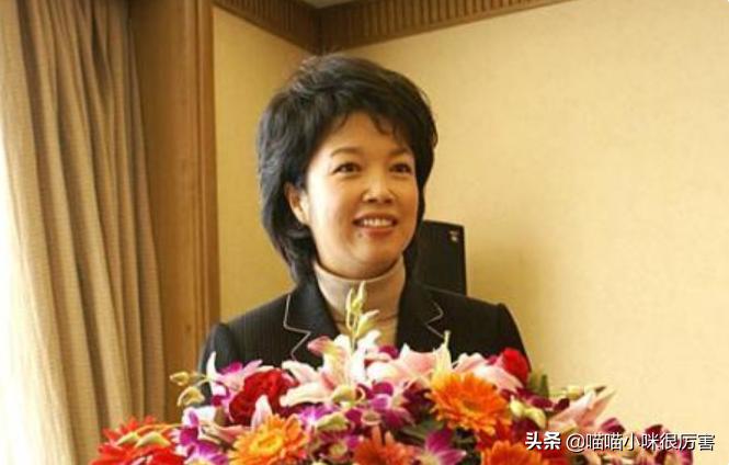 中央台夕阳红主持人黄薇多大,央视主持人黄薇个人简历