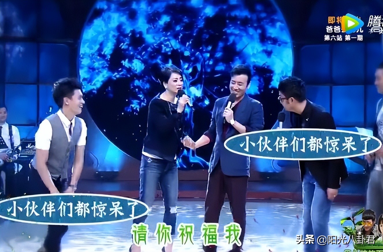 明星同框杨幂和肖战,众女星与谢霆锋合影