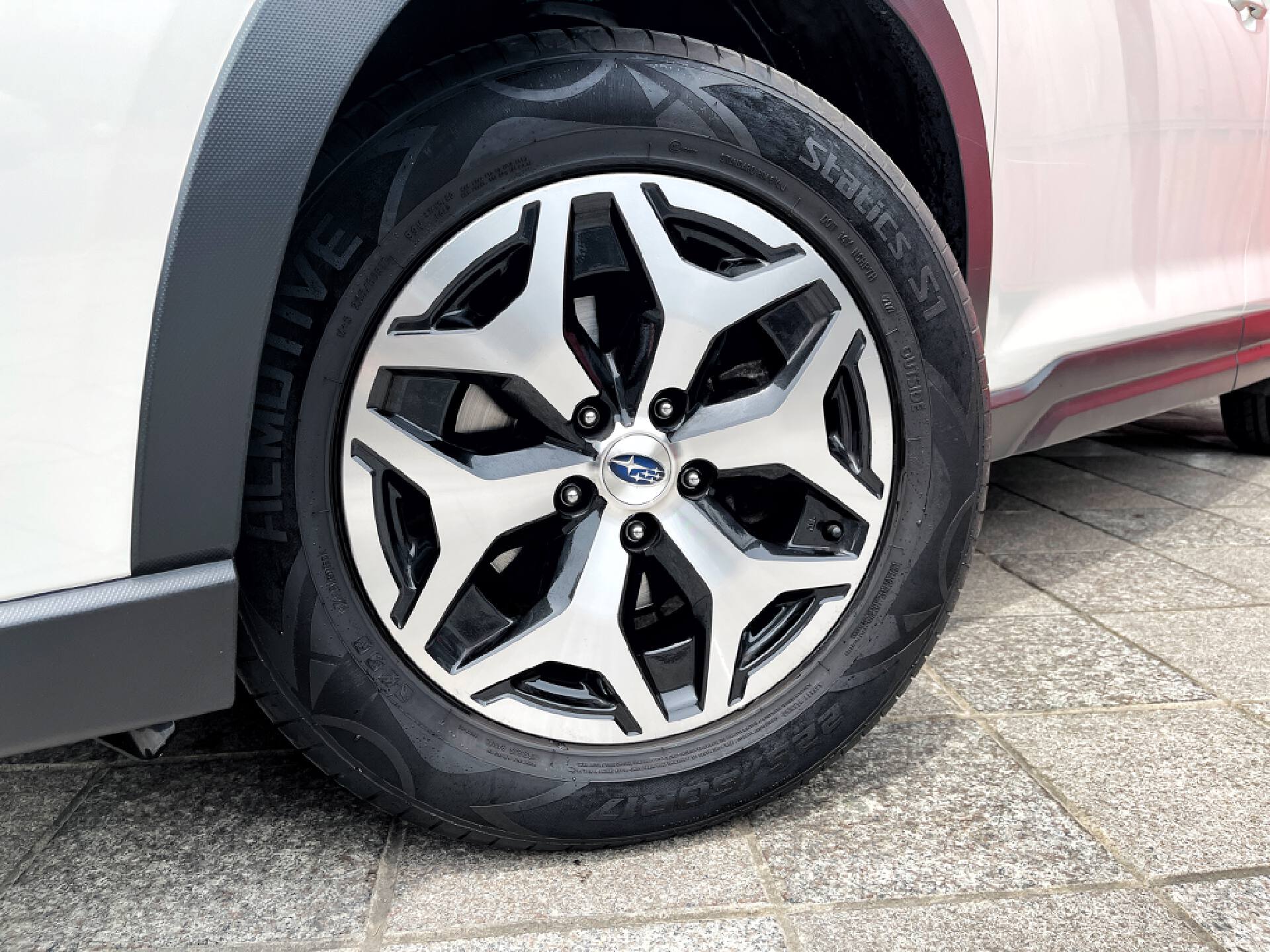 支点轮胎哪国品牌,支点和雷神静音轮胎哪个好