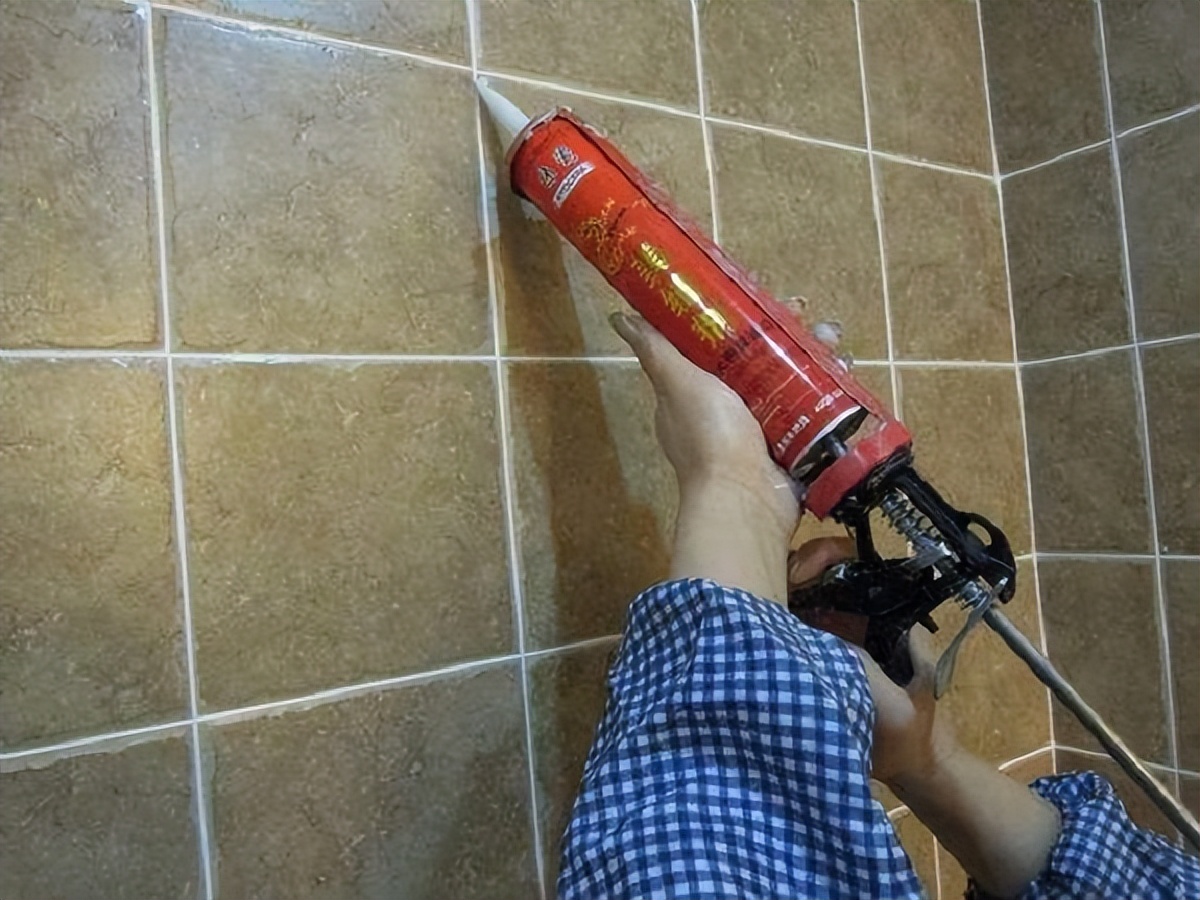 铺好瓷砖到底应该不应该美缝,铺瓷砖到底需要不需要美缝呢