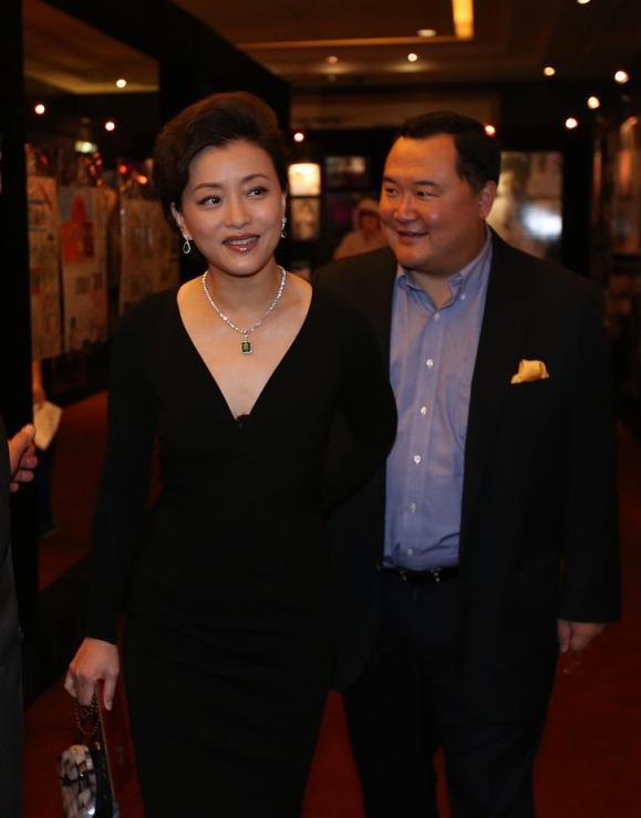 杨澜的现在国籍是什么国籍,杨澜采访巩俐关于国籍的看法