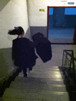 女孩去纹身结果喜欢上了纹身师,陪老婆去纹身