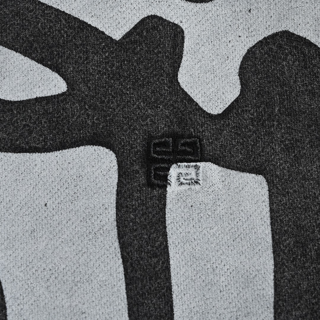 givenchychito联名外套,givenchychito卫衣