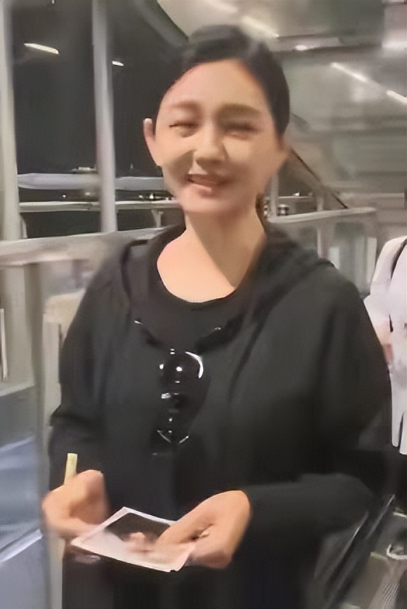 大s 具俊晔红毯 (大s 具俊晔戴墨镜)