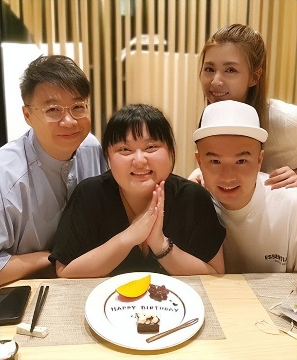 前tvb女星吃路边摊体重200斤引担忧,tvb女星吃路边摊引担忧