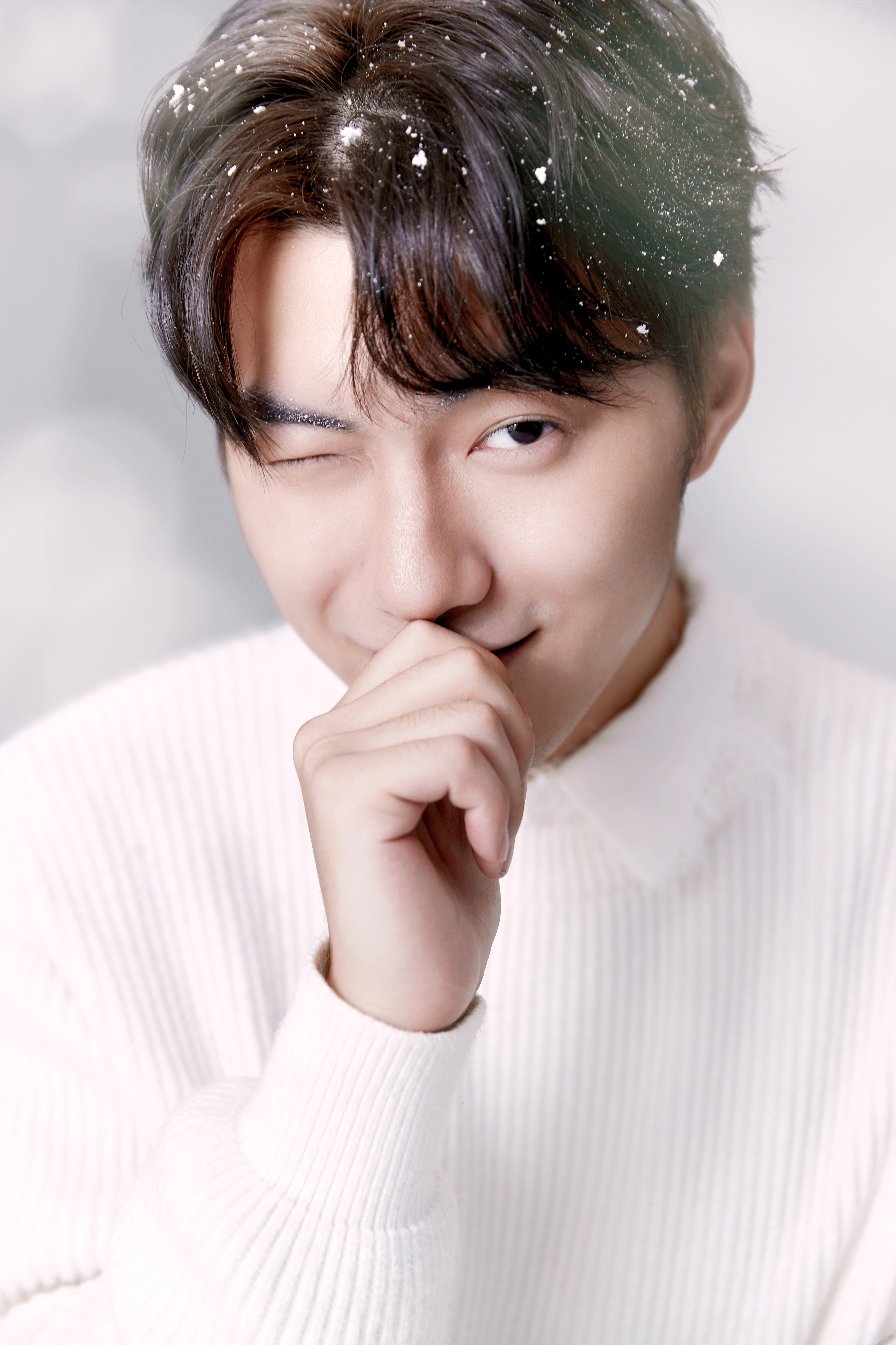 圣诞节室外拍照姿势大全男,男士圣诞拍照姿势大全