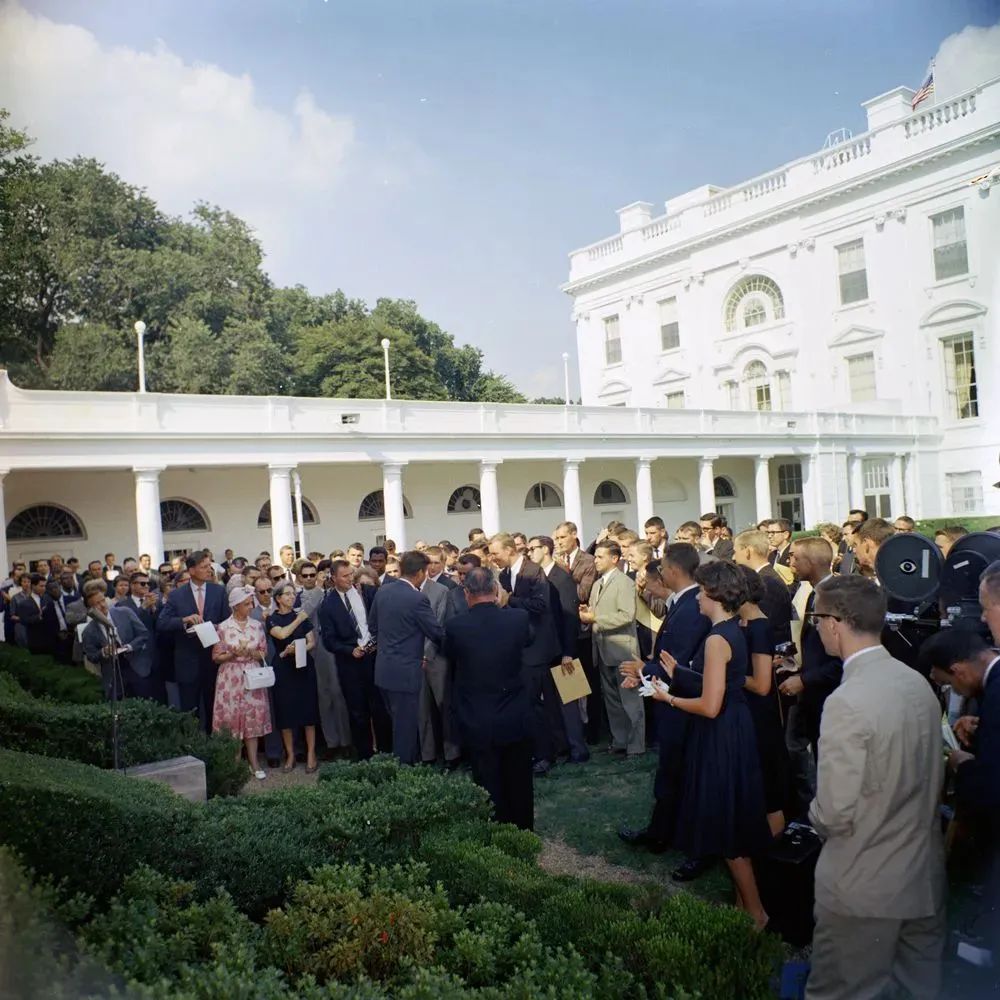 她是顶级豪门家族的千亿儿媳，一生低调，却连总统夫人都羡慕不已