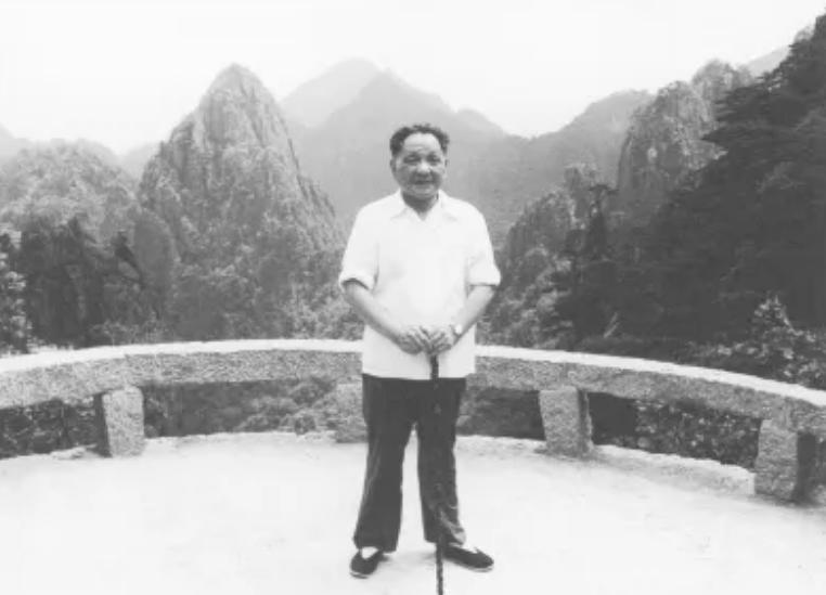 78年，*小平邓**访问新加坡，李光耀问他：如果你出生在新加坡会怎样