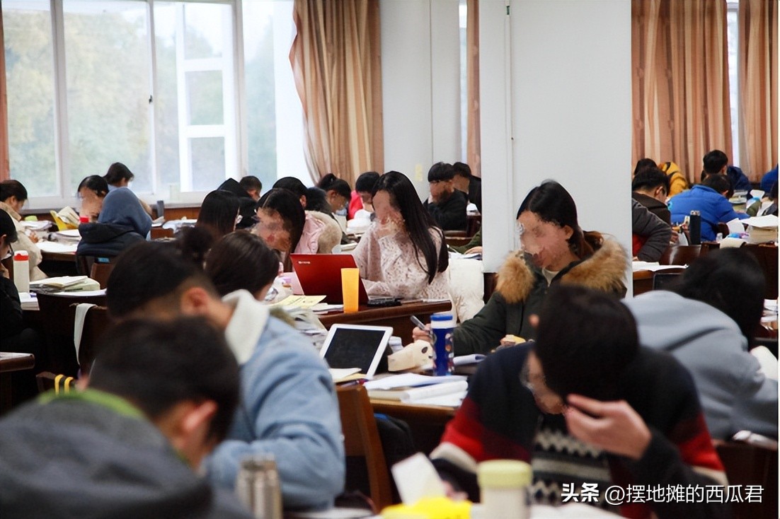 大学生有没有必要入手一个平板,大学生有必要买电脑平板手机视频