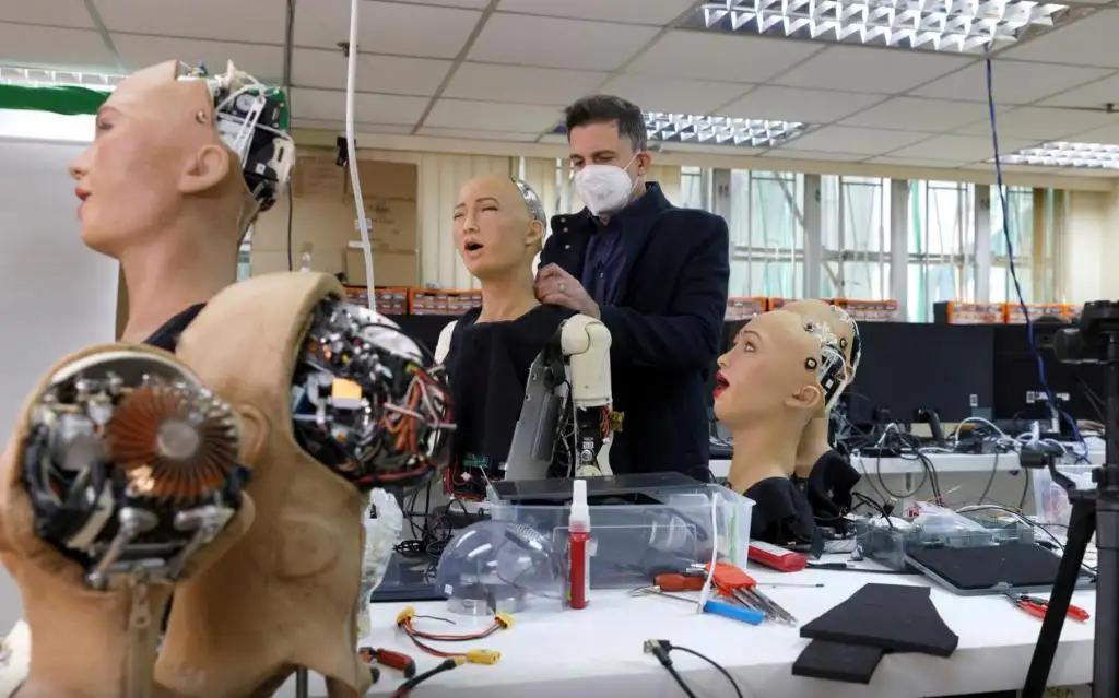 机器人说要毁灭人类是真的吗,人工智能再先进也无法取代人类