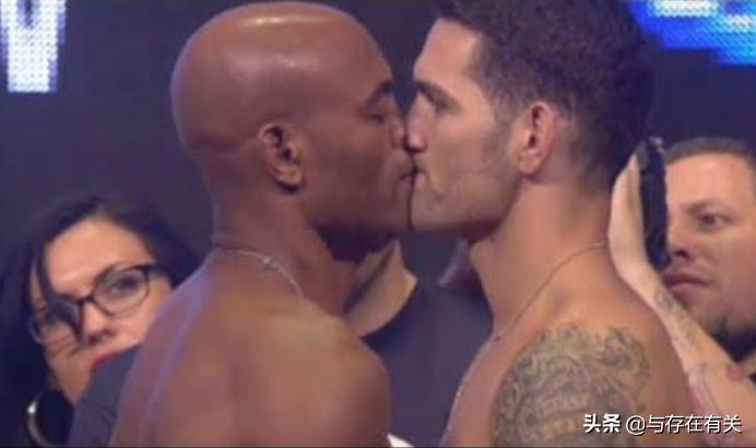 这些摄影师有点坏啊！25个运动员在场上被摄影师抓拍的尴尬瞬间