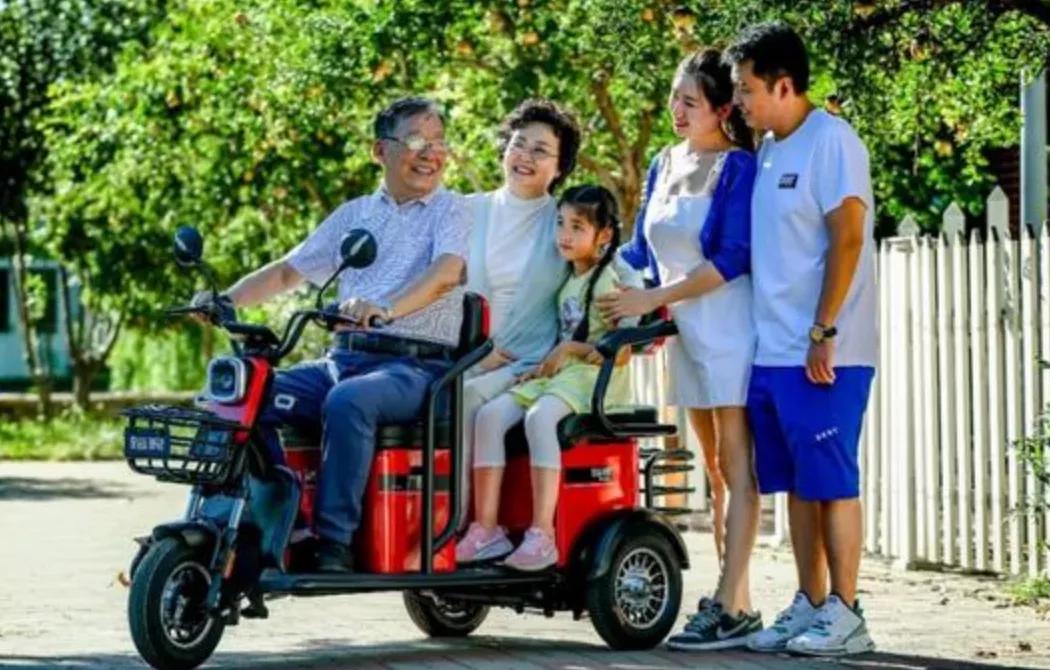 所有的电三轮车都需要d驾照吗,三轮车考驾照可以开二轮吗