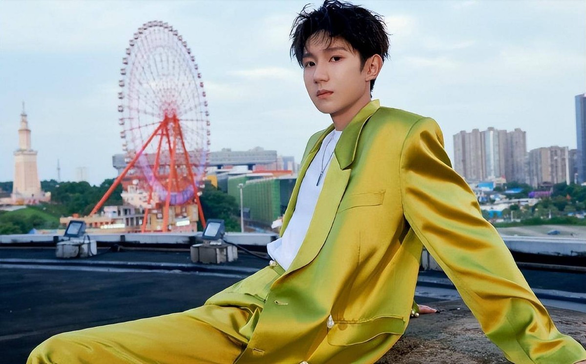 筷子腿、眯眯眼、痘坑脸,9位“男神”生图现原形,神颜变普男!