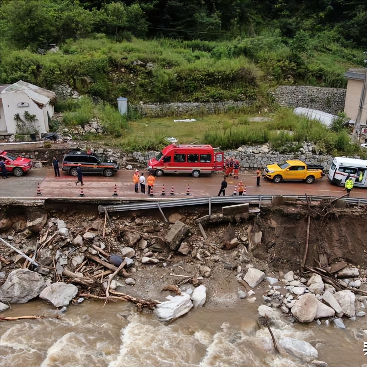 陕西突发山洪最新视频,陕西铜川山洪爆发真实全过程