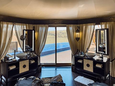 阿联酋丽思卡尔顿,阿联酋野奢帐篷