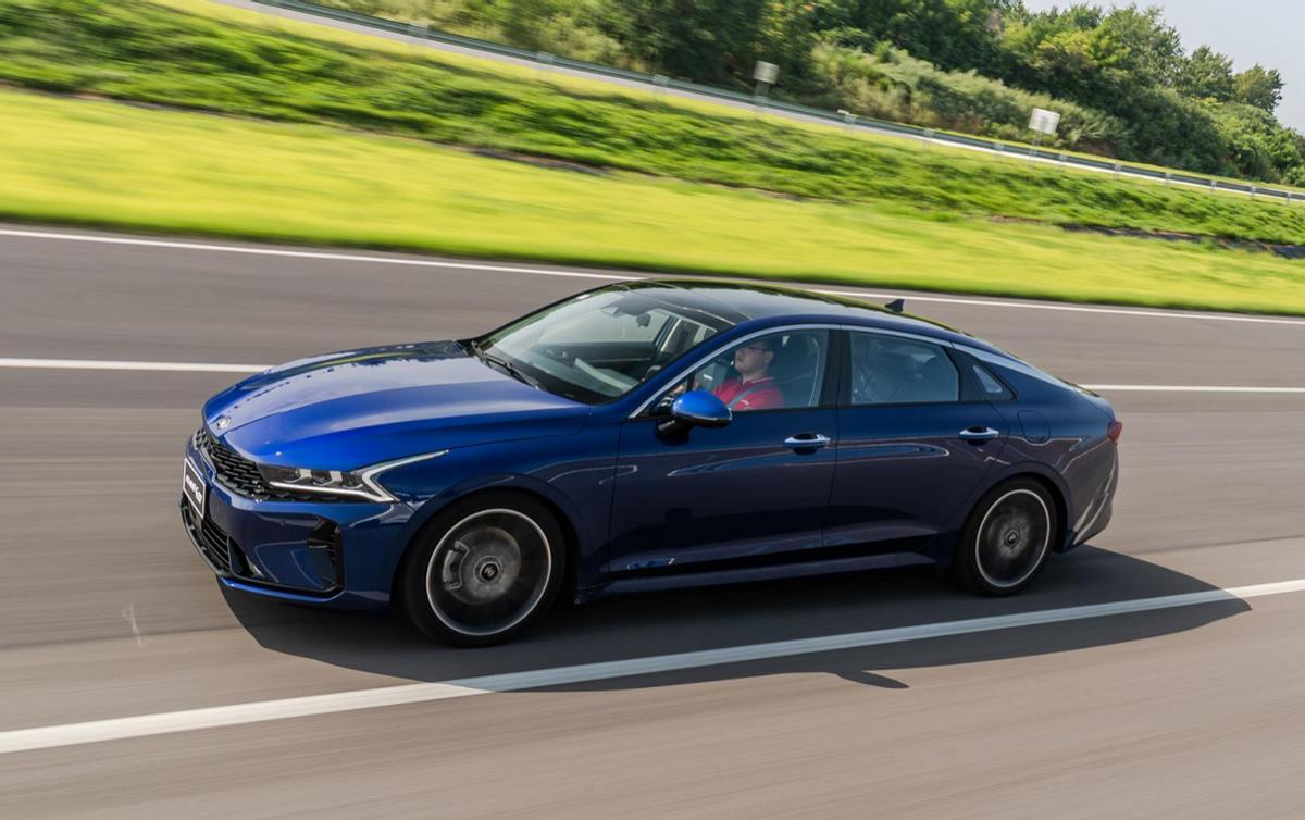 全新起亚k5操控好不好,起亚k5新款安全性