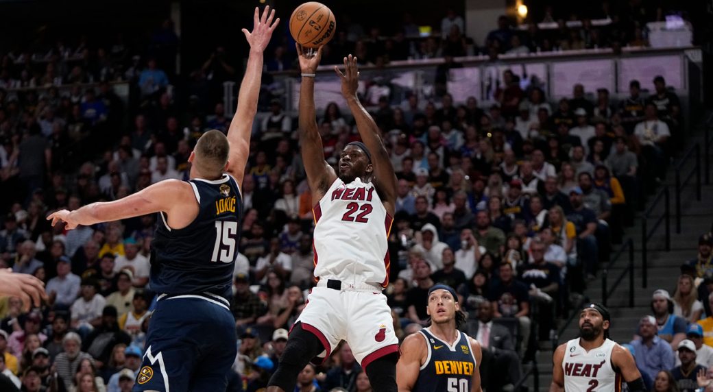 热火队击败骑士队,热火队逆转独行侠夺冠