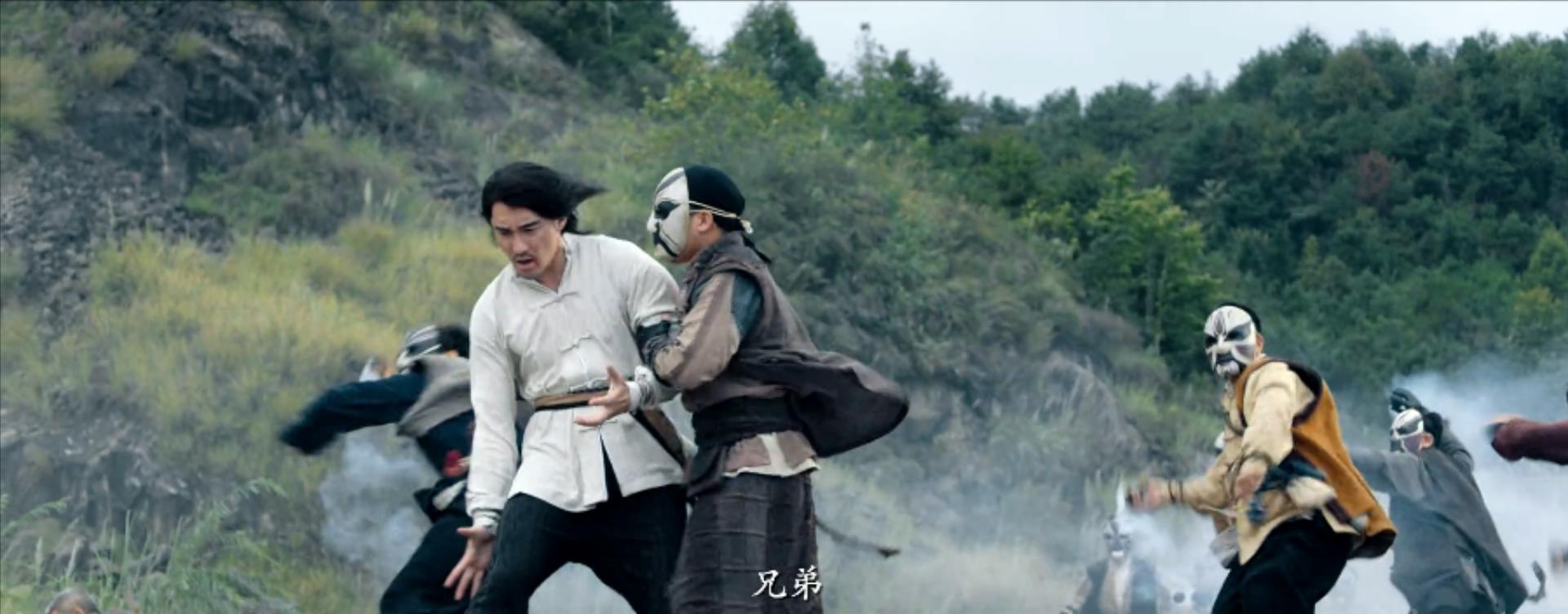 女配露大腿，反派成X战警，同样《华英雄》，胡兵比郑伊健差远了