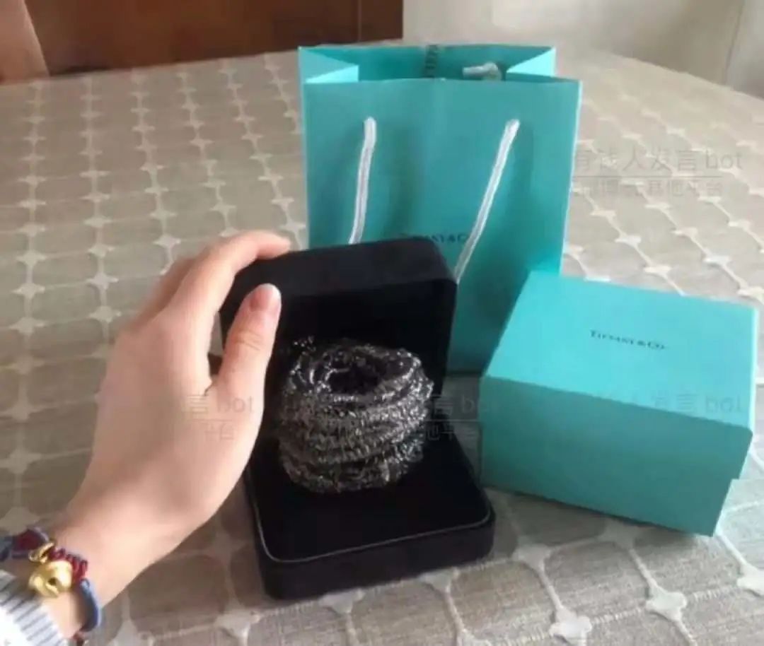 又丑又不好看的奢侈品,吐槽自己之前买又贵又丑的奢侈品